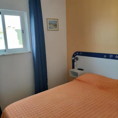 Residencia Laranjeira 3*