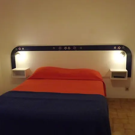 Residencia Laranjeira Гостевой дом 3*